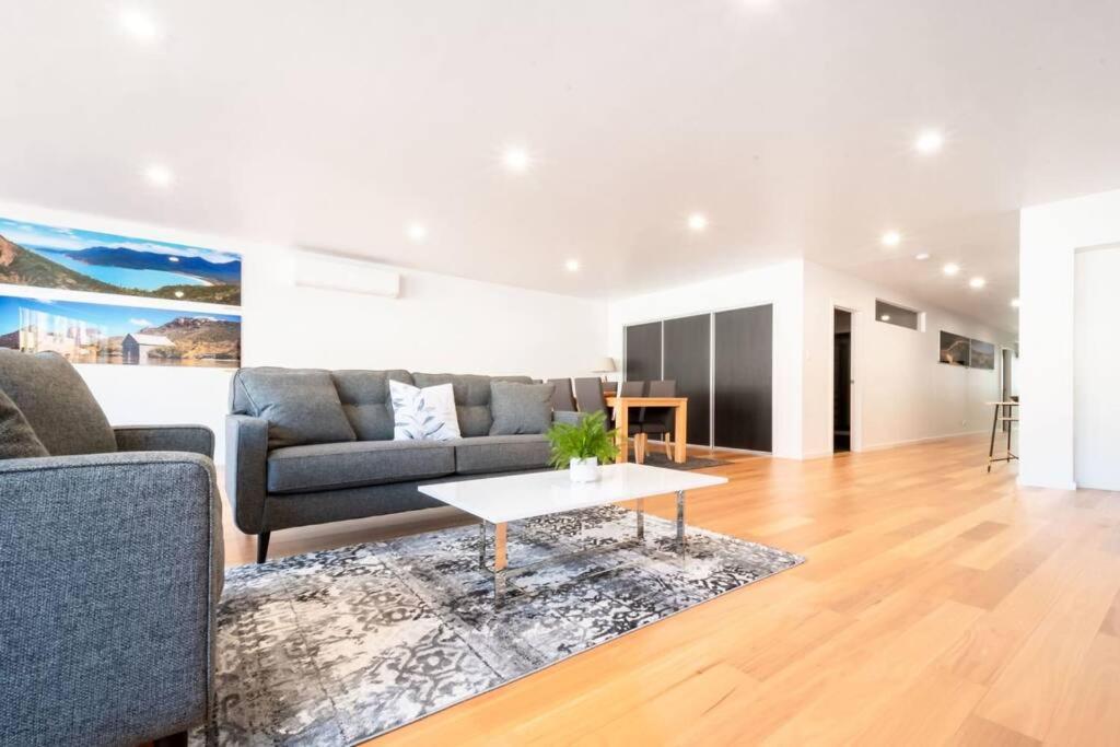 Central Modern 2 Bedroom With Wifi Лонсестон Экстерьер фото