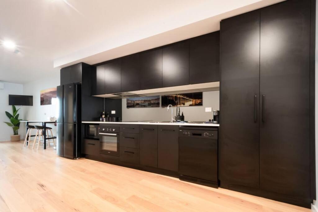 Central Modern 2 Bedroom With Wifi Лонсестон Экстерьер фото